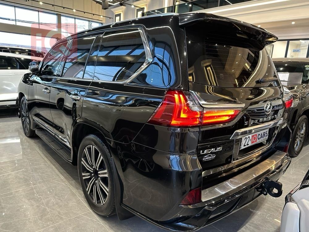 Lexus LX